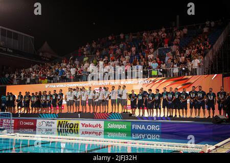 BUDAPEST, UNGHERIA - LUGLIO 3: Portiere Marco del lungo d'Italia, Francesco di Fulvio d'Italia, Luca Damonte d'Italia, Matteo Iocchi Gratta d'Italia, Andrea Fondelli d'Italia, Giacomo Cannella d'Italia, Luca Marziali d'Italia, Gonzalo Echenique d'Italia, Nicola Presciutti d'Italia, Lorenzo Bruni d'Italia, Edoardo di somma d'Italia, Vincenzo Dolce d'Italia, portiere Gianmarco Nicosia d'Italia, portiere Unai Aguirre di Spagna, Alberto Munarriz Egana di Spagna, Alvaro Granados Ortega di Spagna, Bernat Sanahuja di Spagna, Miguel de Toro Dominguez di Spagna, Marc Larumbe Gonfaus di Spagna, Martin fa Foto Stock