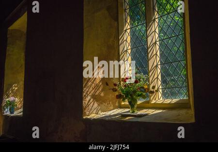 Tetto di paglia della chiesa di tutti i Santi, Horsey, Norfolk, Inghilterra Foto Stock