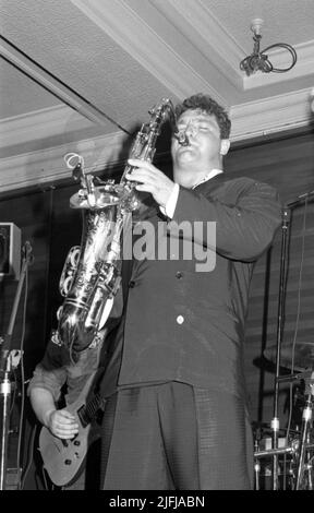 Il sassofonista Raf Ravenscroft ha suonato presso l'Hard Rock Cafe di Londra nel Regno Unito nel giugno 1991. Foto Stock