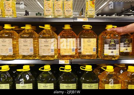 Oli vegetali in una drogheria Foto Stock
