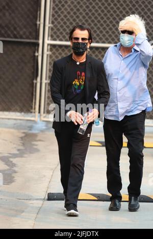 Ringo Starr e Simone Biles visto al Jimmy Kimmel Live! studios a Los Angeles, California featuring: Ringo Starr dove: Los Angeles, California, Stati Uniti d'America quando: 23 set 2021 Credit: Guillermo Proano/WENN Foto Stock