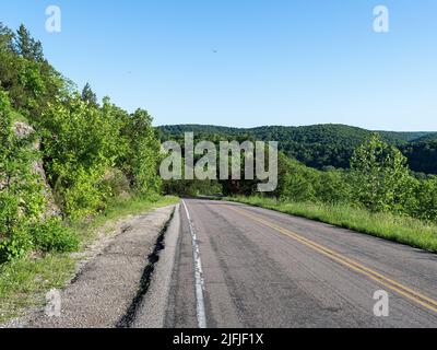 Autostrada in Missouri Ozarks Foto Stock