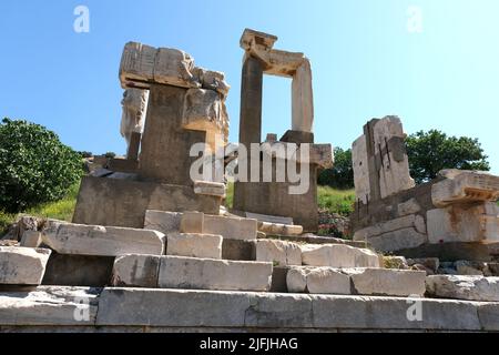 Resti del monumento Memmio a Efeso in Turchia Foto Stock