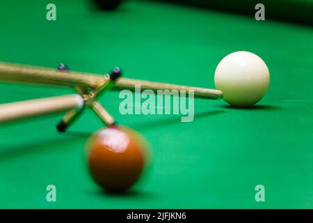 RES stick su gioco snooker Foto Stock