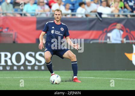 Stadio Gillette. 3rd luglio 2022. MA, USA; il difensore della Rivoluzione del New England Henry Kessler (4) in azione durante una partita MLS tra il FC Cincinnati e la Rivoluzione del New England al Gillette Stadium. Anthony Nesmith/CSM/Alamy Live News Foto Stock