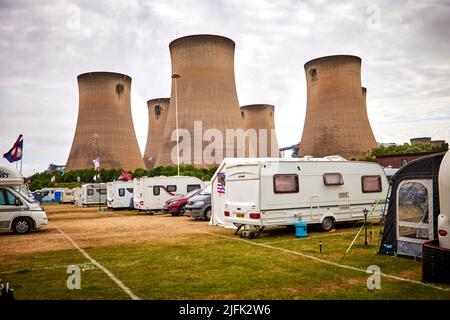 Centrale elettrica di Drax, campeggio nei campi del Drax Sports & Social Club Foto Stock