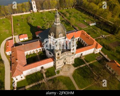 Vista dall'alto del monastero di Pazaislis a Kaunas, Lituania Foto Stock