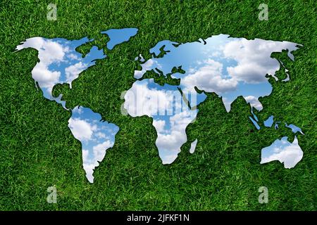 Specchio nella forma di mappa del mondo su erba verde. Riflessione del cielo. Concetto di sviluppo sostenibile Foto Stock