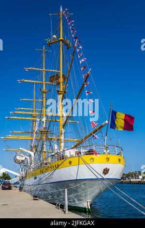 Mircea, barque a tre alberi della Marina rumena ormeggiato a Marina del Norte, Valencia, Spagna Foto Stock