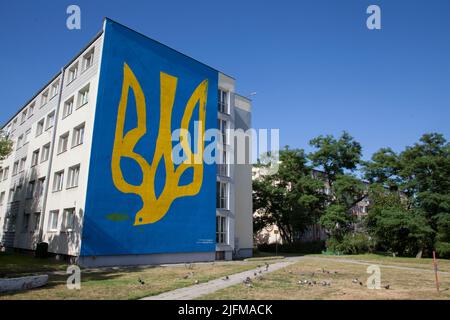 Murale di solidarietà con l'Ucraina, a Danzica Polonia - Mural solidarności z Ukrainą, Przymorzu w Gdańsku, Polska Foto Stock