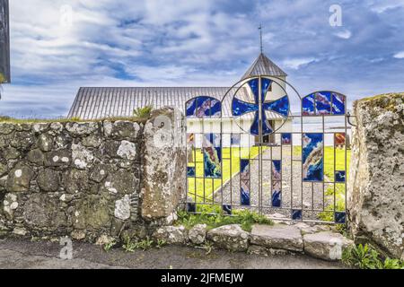 La chiesa di OLAF a Kirkjubour alle Isole Faroe Foto Stock