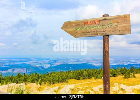 Bassa Sassonia Germania 12. Settembre 2010 Paesaggio Vista panoramica sulla cima del monte Brocken in Harz montagne Wernigerode Germania. Foto Stock