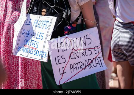 Francia, Lione, 2022-07-02. Dimostrazione a sostegno dei diritti di aborto negli Stati Uniti. Foto Stock