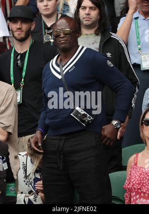 Londra, Regno Unito. 04th luglio 2022. Cantante Seal il giorno otto dei campionati 2022 di Wimbledon a Londra lunedì 04 luglio 2022. Foto di Hugo Philpott/UPI Credit: UPI/Alamy Live News Foto Stock