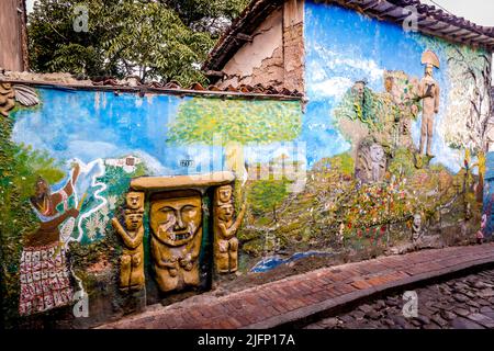 Wand mit Graffiti in la Candelaria in Bogotà, Kolumbien Foto Stock