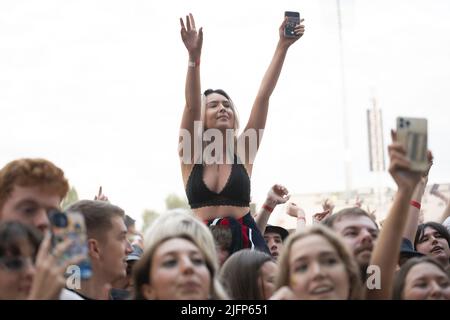 Stockport indie band Blossoms in esecuzione presso l'Old Trafford Cricket Ground di Manchester il 25 settembre 2021 supportando i Courteeners featuring: Atmosphere Where: Manchester, United Kingdom quando: 25 set 2021 Credit: Graham Finney/WENN Foto Stock