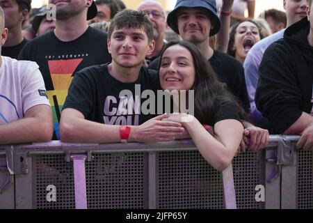 Stockport indie band Blossoms in esecuzione presso l'Old Trafford Cricket Ground di Manchester il 25 settembre 2021 supportando i Courteeners featuring: Atmosphere Where: Manchester, United Kingdom quando: 25 set 2021 Credit: Graham Finney/WENN Foto Stock