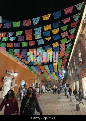 Victoria de Durango, Durango Messico. Es conocida por su centro Histórico, con importantes edificios barrocos mexicanos y coloniales. En 1695 se comenzó a construir la Catedral Basílica adornada, que tiene arte sacro y tallados en madera en su interior. El Museo de la Ciudad 450, en un palacio convertido, tiene espositiones que recren la historia de la ciudad. Bebeleche es un museo moderno con exhibitiones interactivas sobre ciencia y cultura. © (foto di Luis Gutierrez/Nord foto) Foto Stock
