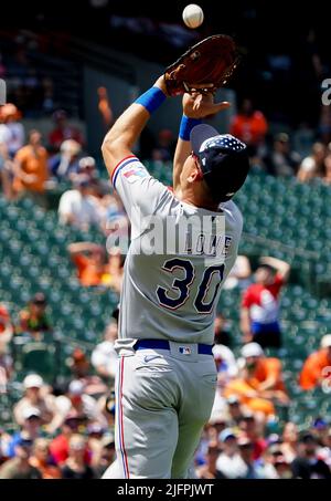Baltimora, Stati Uniti. 04th luglio 2022. BALTIMORE, MD - 04 LUGLIO: Il catcher dei Texas Rangers Meibrys Viloria (60) gioca durante una partita MLB tra i Baltimore Orioles e i Texas Rangers, il 04 luglio 2022, all'Orioles Park a Camden Yards, a Baltimora, Maryland. (Foto di Tony Quinn/SipaUSA) Credit: Sipa USA/Alamy Live News Foto Stock