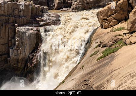 Primo piano sulla cascata principale del parco nazionale di Augrabies nel Capo settentrionale, Sudafrica. Foto Stock