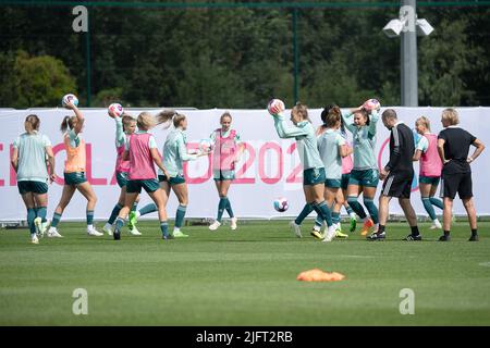 Londra, Regno Unito. 05th luglio 2022. Calcio, nazionale, donne, EM 2022, allenamento: I giocatori si allenano. Credit: Sebastian Gollnow/dpa/Alamy Live News Foto Stock