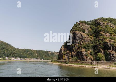 La roccia di Loreley, un affioramento roccioso da favole e miti della bella Lorelei, una fanciulla heartbroken. Reno, Germania. Foto Stock