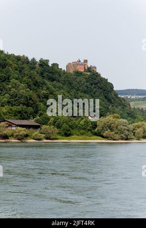 Oberwesel è una città situata sulle rive del Medio Reno nel distretto di Rhein-Hunsrück-Kreis, in Germania. Foto Stock