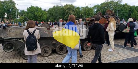 Kiev, Ucraina 23 maggio 2022: Le attrezzature militari russe rotte dal campo di battaglia messe in mostra pubblica a Kiev Foto Stock