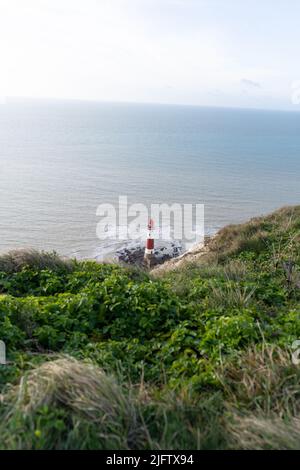 Faro Beachy Head situato nel Regno Unito Foto Stock