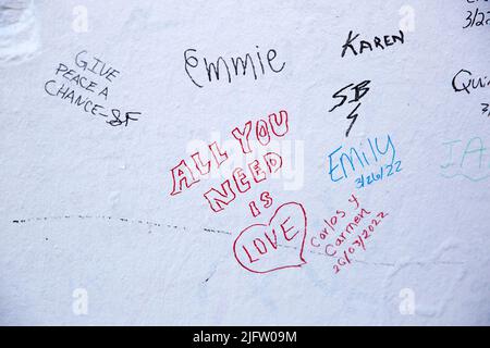 Graffiti fuori dagli Abbey Road Studios di Londra. Foto Stock