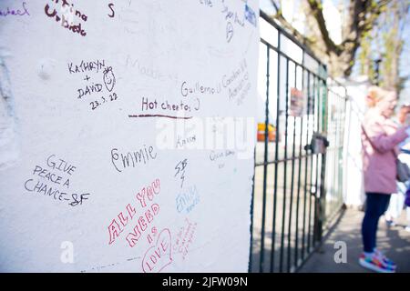 Graffiti fuori dagli Abbey Road Studios di Londra. Foto Stock