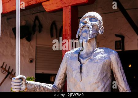 Scultura Don Chisciotte. Cortile. Venta del Quijote. Le locande sono edifici tipici di la Mancha, costruito intorno ad un edificio centrale, con arcate, scuderie, Foto Stock