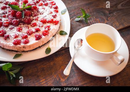 dessert al vegan di lamponi e tè verde Foto Stock