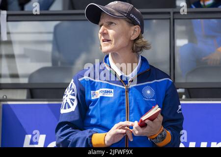 AMSTERDAM - Coach Janneke Schopman (IND) durante la partita tra India e Cina alla Coppa del mondo di Hockey allo stadio Wagener, il 5 luglio 2022 ad Amsterdam. ANP WILLEM VERNES Foto Stock