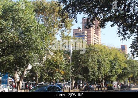 Un mix di architettura moderna/storica al Connaught Place, Nuova Delhi Foto Stock