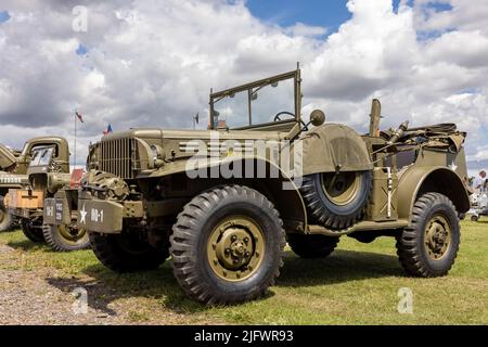 1942 Dodge WC58 Command car ‘YXG 329’ in mostra al Fly Navy Airshow tenutosi a Shuttleworth il 3rd luglio 2022 Foto Stock