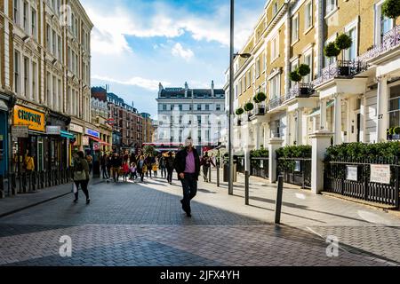 Giornata a Thurloe St, South Kensington. Royal Borough di Kensington e Chelsea. Londra, Inghilterra, Regno Unito, Europa Foto Stock