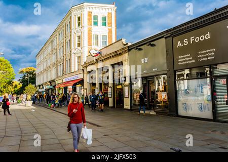 Stazione della metropolitana di South Kensington. Kensington del sud. Royal Borough di Kensington e Chelsea. Londra, Inghilterra, Regno Unito, Europa Foto Stock