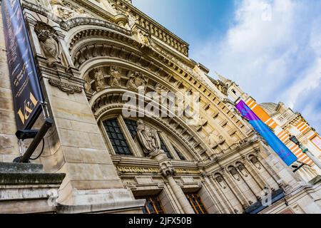 Portale, ingresso principale. Victoria and Albert Museum, South Kensington. Royal Borough di Kensington e Chelsea. Londra, Inghilterra, Regno Unito, Europa Foto Stock