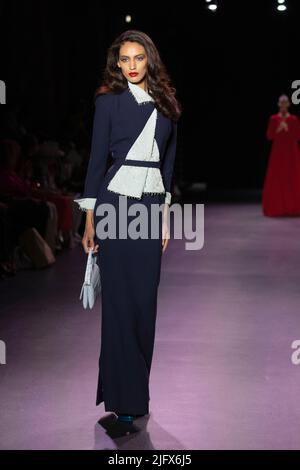 Parigi, Francia, il 5th luglio 2022, sfilata di moda Julien Fournié, Couture Fall-Winter 22/23, Francois Loock/Alamy Foto Stock