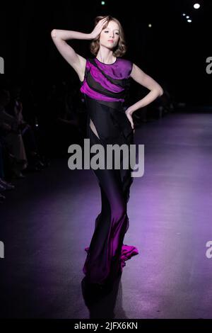 Parigi, Francia, il 5th luglio 2022, sfilata di moda Julien Fournié, Couture Fall-Winter 22/23, Francois Loock/Alamy Foto Stock