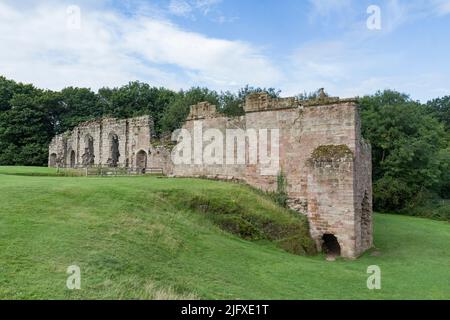 Il castello di Spofforth nel villaggio di Spofforth, nel North Yorkshire, Inghilterra, era una casa padronale fortificata, rovinata durante la guerra civile inglese. Foto Stock