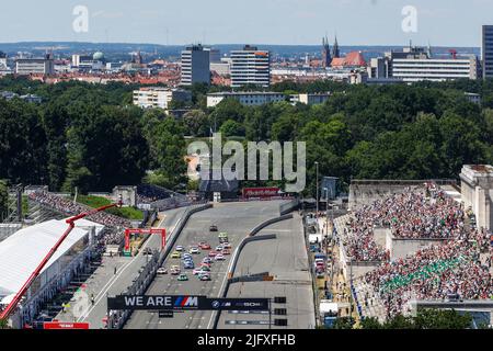 Norimberga, Germania. 03rd luglio 2022. Nurnberg: DTM Norisring 2022 on July, 3, 2022, (Photo by Hoch Zwei) inizia gara Norisring Credit: dpa/Alamy Live News Foto Stock