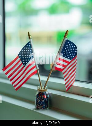 Due bandiere americane usa united state Celebration luglio 4 Foto Stock