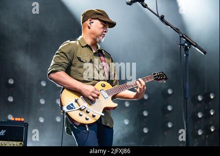 Manchester, Regno Unito. 05th luglio 2022. Black Francis, Joey Santiago, David Lovering e Paz Lenchantint della band Pixies suonano al Castlefield Bowl di Manchester come parte di Sounds of the City . 2022-07-05. Credit: Gary Mather/Alamy Live News Foto Stock