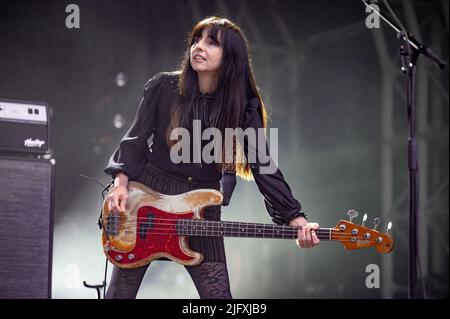 Manchester, Regno Unito. 05th luglio 2022. Black Francis, Joey Santiago, David Lovering e Paz Lenchantint della band Pixies suonano al Castlefield Bowl di Manchester come parte di Sounds of the City . 2022-07-05. Credit: Gary Mather/Alamy Live News Foto Stock