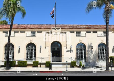 SANTA ANA, CALIFORNIA - 4 LUG 2022: Spurgeon Station United States Post Office building in Downtown Santa Ana. Foto Stock