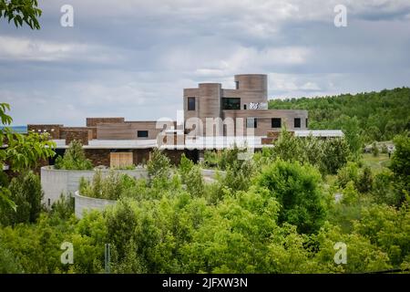 Con una superficie di 65.000 metri quadrati, questo palazzo vacante ha nomi diversi: Haileybury House, Peter Grant Mansion o semplicemente "la più grande Mansion del Canada". E wa Foto Stock