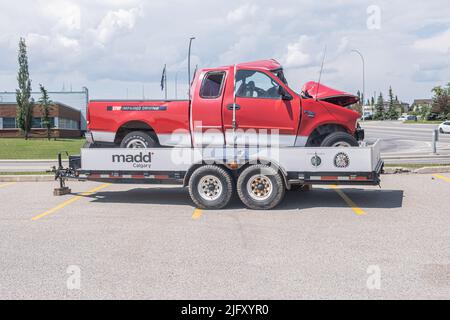 Luglio 1 2022 - Calgary Alberta Canada - Maad drunk conducente incidente camion esposizione Foto Stock