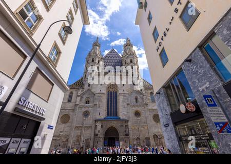Austria, Vienna, 10 giugno 2022: Cattedrale gotica di Santo Stefano a Vienna Foto Stock